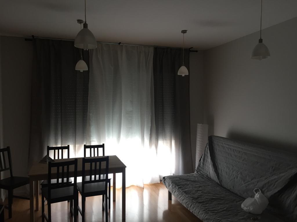 Hostal Restaurante Avenida De Madrid Terrassa Exteriör bild